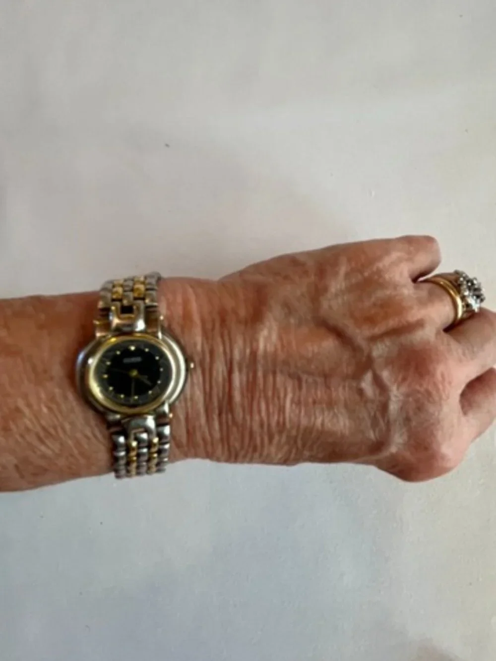 GUESS | Two-tone Bracelet Watch Black Dial Mirrored Edge-NEW Battery